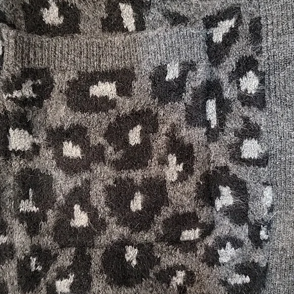 Abercrombie & Fitch Black & Gray Leopard Print Puff Balloon Sleeve Long Cardigan - Picture 6 of 6